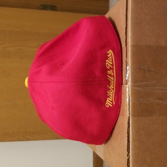 MITCHELL & NESS SIZE 7 FITTED HAT YELLOW RED RETRO THROWBACK ATLANTA HAWKS NBA - Picture 8 of 9